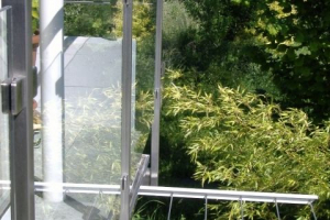 Balkongeländer mit Glasfüllung