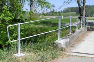 Brückengeländer, feuerverzinkt