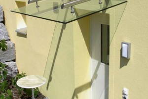 Glasvordach mit Inoxhalterung