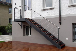 Treppe mit Inoxgeländer